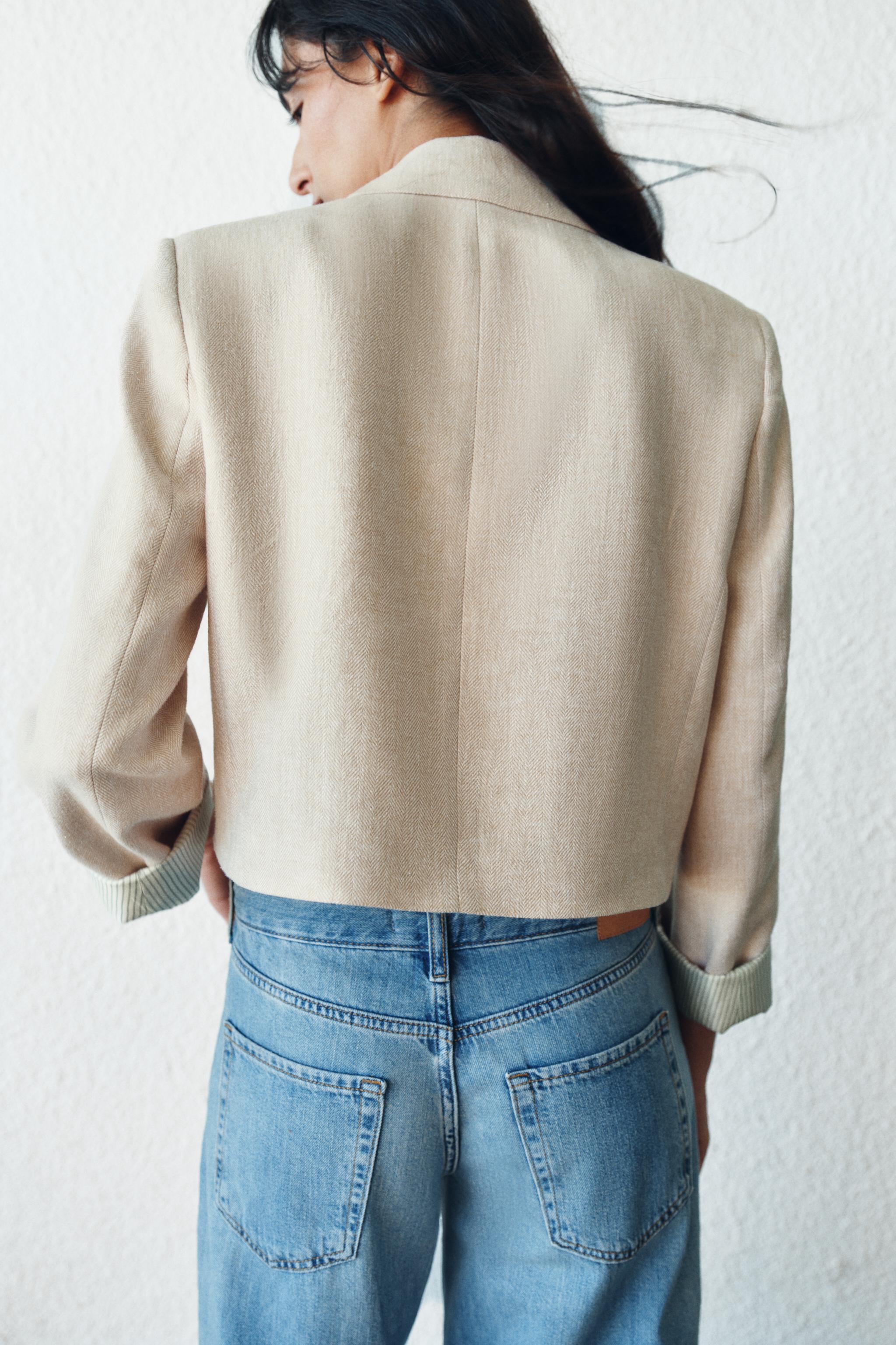 BLAZER COURTE EN LIN AVEC ÉPAULETTES